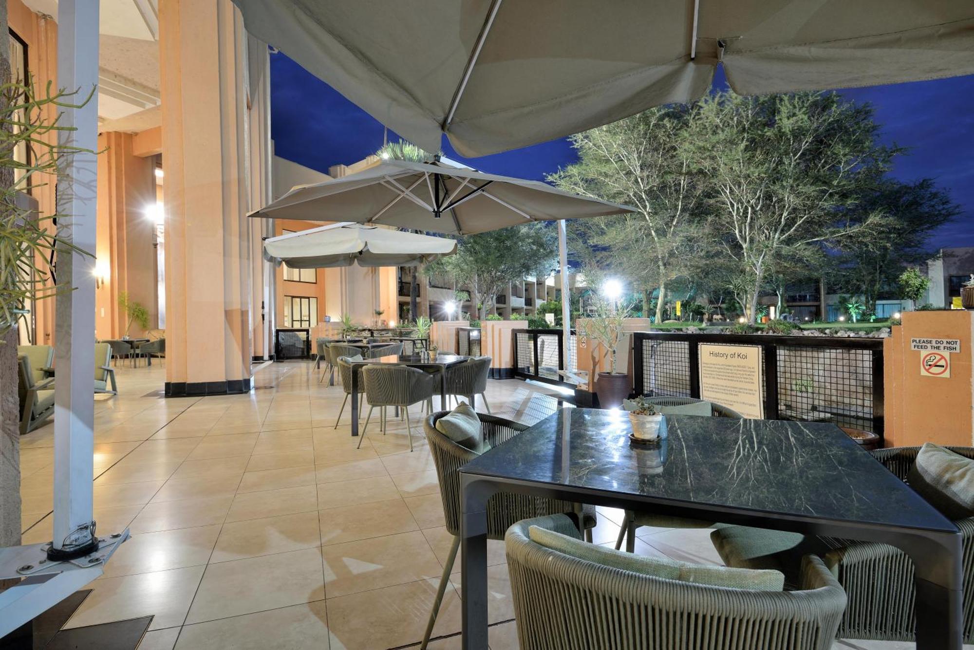 Windhoek Country Club Resort Ngoại thất bức ảnh