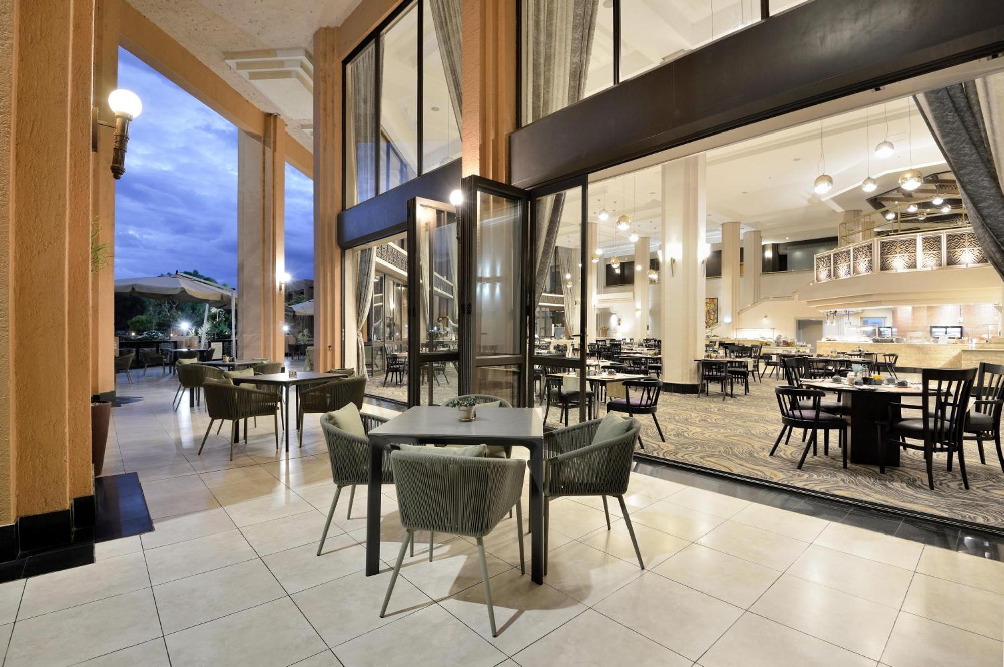Windhoek Country Club Resort Ngoại thất bức ảnh