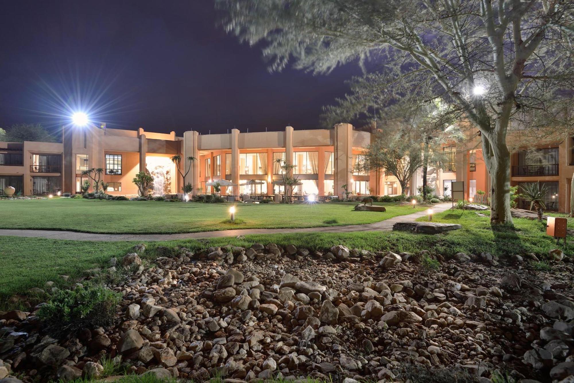 Windhoek Country Club Resort Ngoại thất bức ảnh