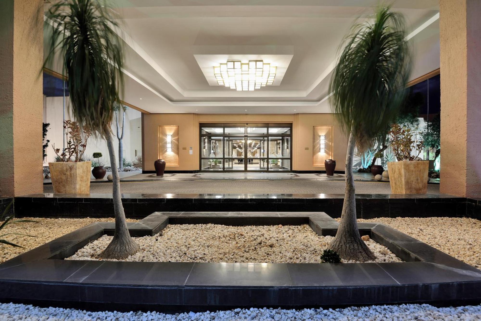 Windhoek Country Club Resort Ngoại thất bức ảnh
